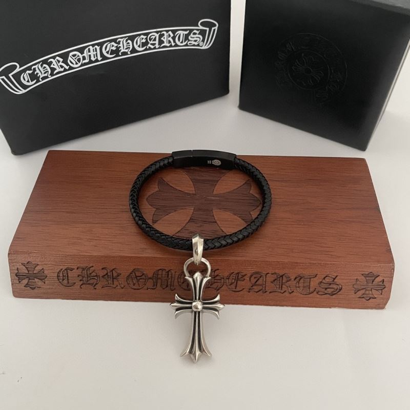 Ch**me He**ts necklaces